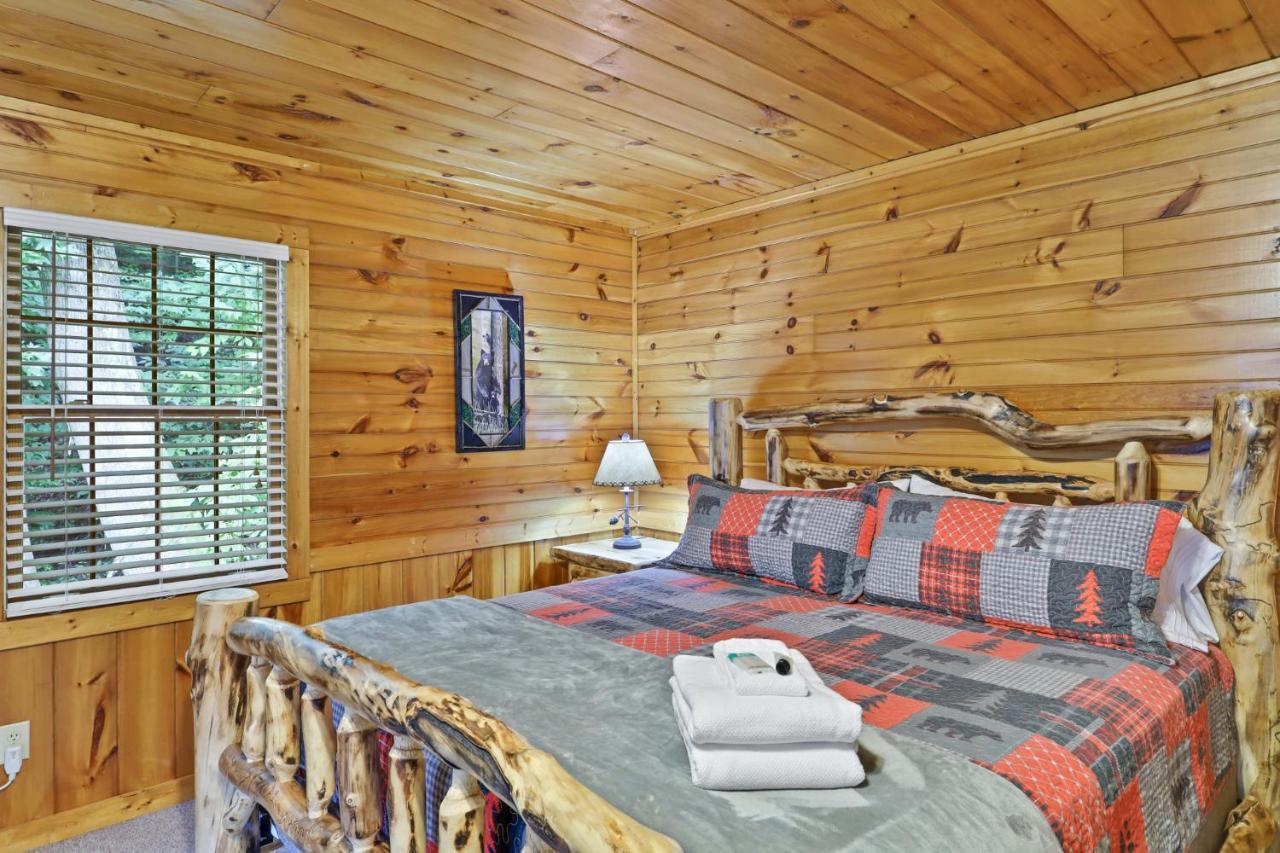 2 Separate Cabins Along A Peaceful Creek With Resort Amenities เอลลิเจย์ ภายนอก รูปภาพ